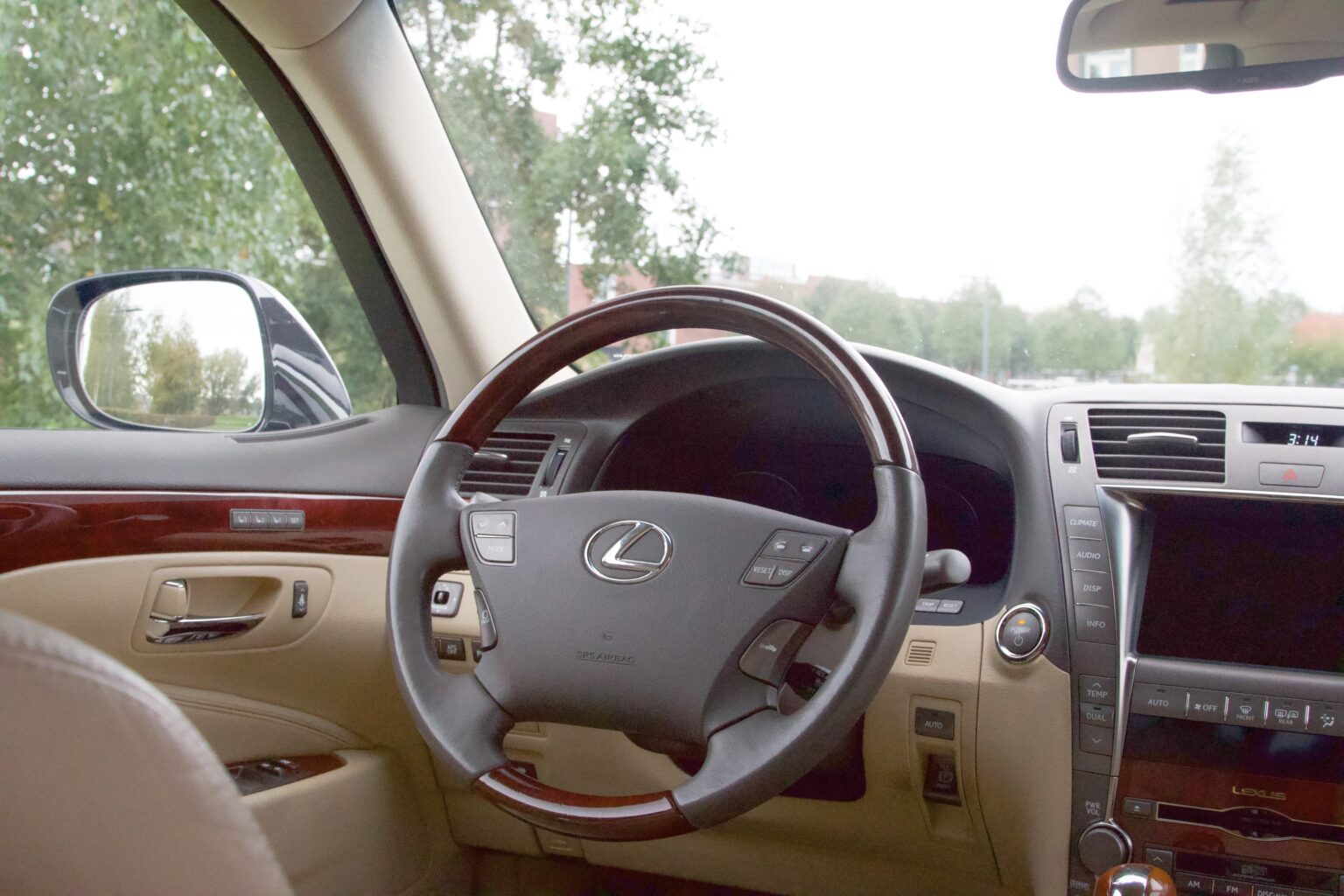 0F8D467A-9DFC-40DB-A7E6-92728586CD35