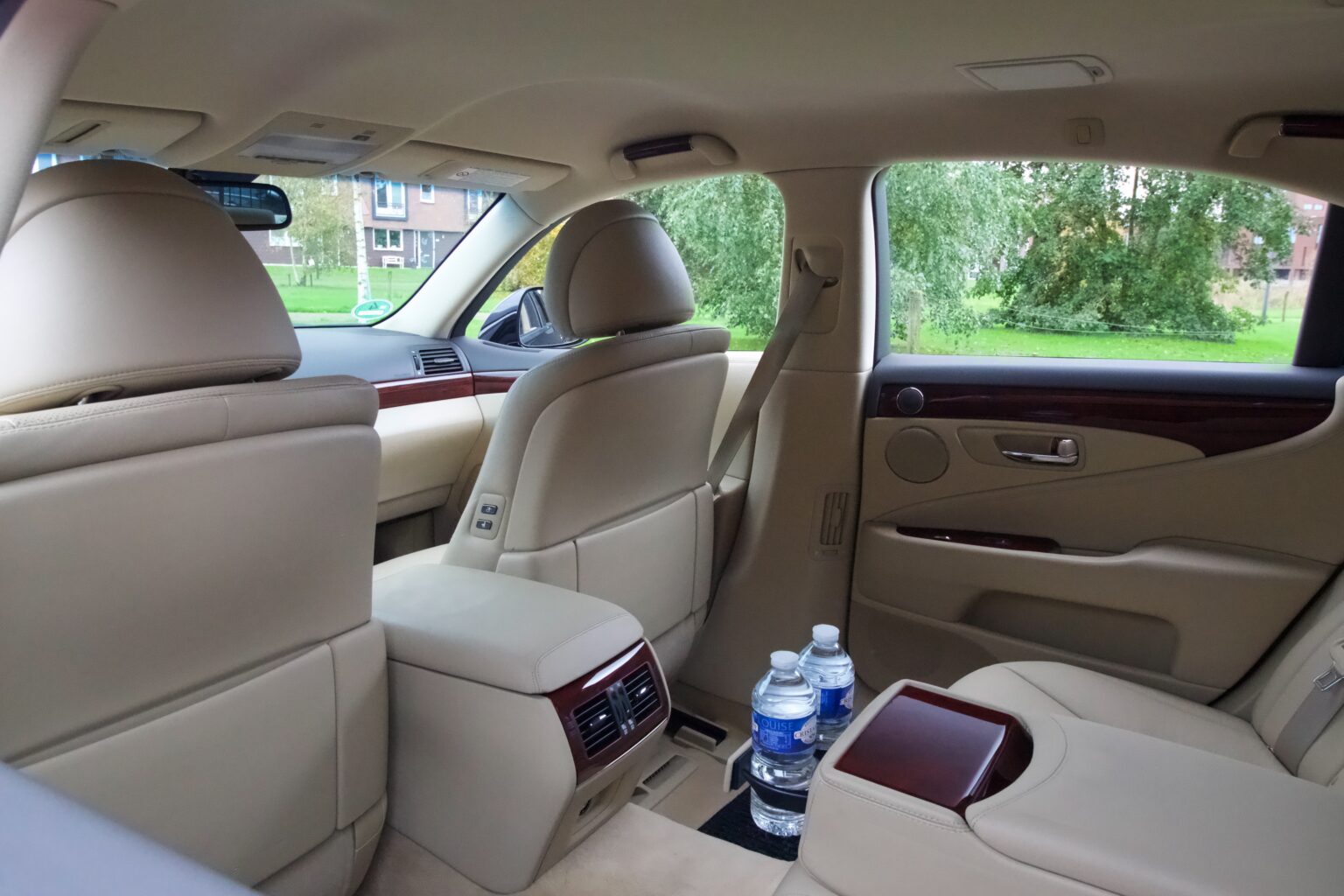 9978E37D-BFF2-4329-A653-2B0829074C95